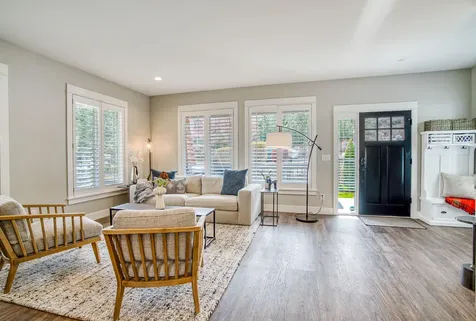 566 NW Greyhawk Avenue Bend OR 97703