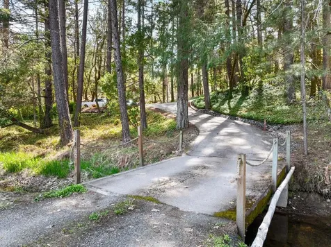 1836 W Schutzwohl Lane Grants Pass OR 97527