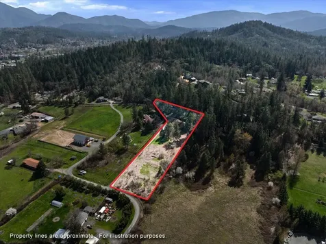 1836 W Schutzwohl Lane Grants Pass OR 97527
