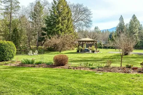 4160 New Hope Road Grants Pass OR 97527