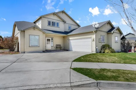 418 NE Petal Court Madras OR 97741