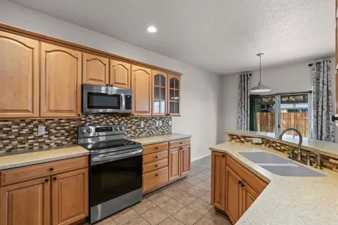418 NE Petal Court Madras OR 97741