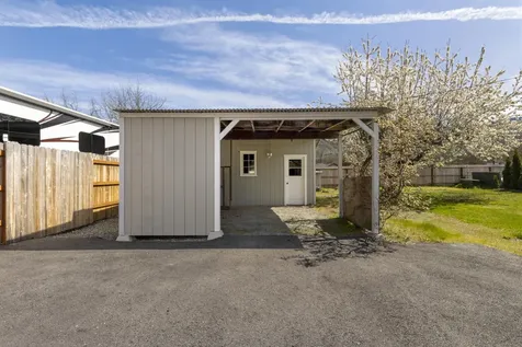1725 Cloverlawn Drive Grants Pass OR 97527