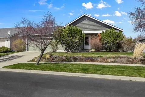 3409 SW Juniper Avenue Redmond OR 97756