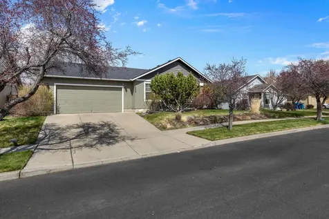 3409 SW Juniper Avenue Redmond OR 97756