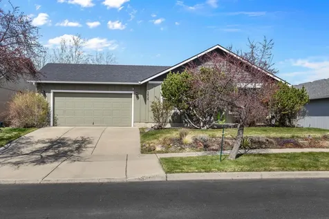 3409 SW Juniper Avenue Redmond OR 97756