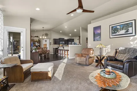 2344 NW Glen Oak Avenue Redmond OR 97756