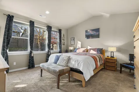 2344 NW Glen Oak Avenue Redmond OR 97756