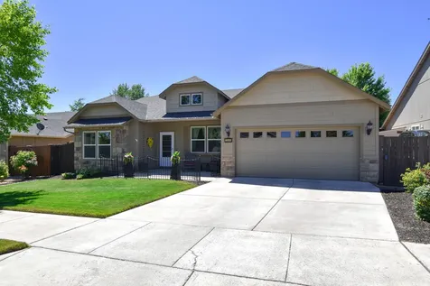 2344 NW Glen Oak Avenue Redmond OR 97756