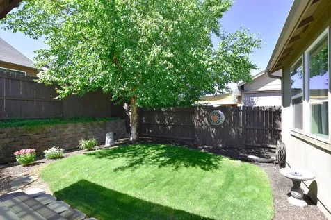 2344 NW Glen Oak Avenue Redmond OR 97756