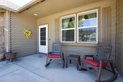 2344 NW Glen Oak Avenue Redmond OR 97756
