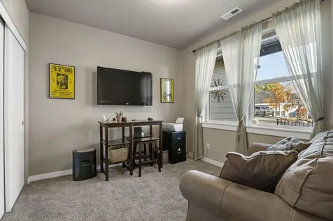 2344 NW Glen Oak Avenue Redmond OR 97756