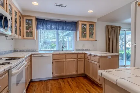 2236 Martin Drive Medford OR 97501