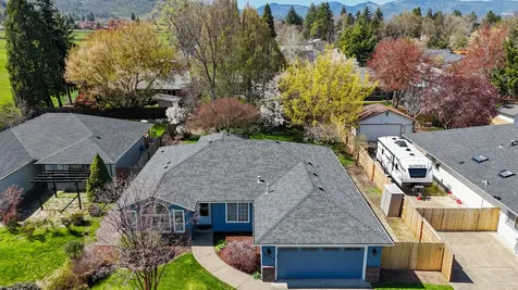 2236 Martin Drive Medford OR 97501