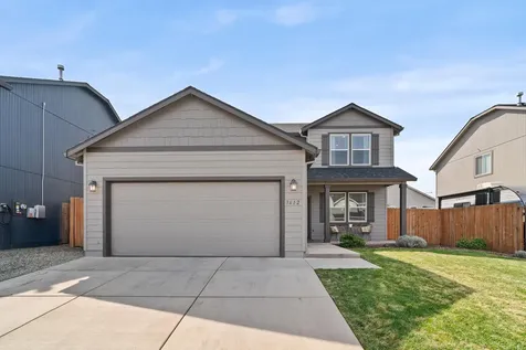 3612 Carnelian Street Medford OR 97504