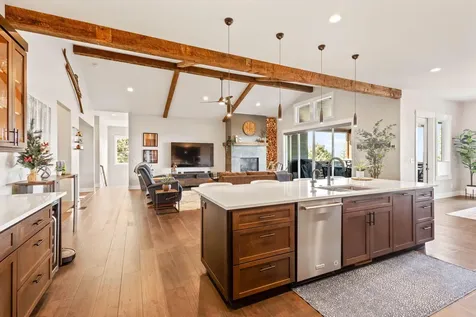 2042 NW Perspective Drive Bend OR 97703