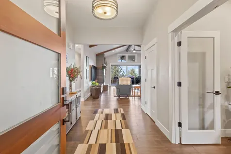 2042 NW Perspective Drive Bend OR 97703