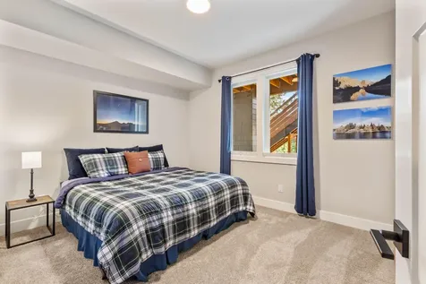 2042 NW Perspective Drive Bend OR 97703