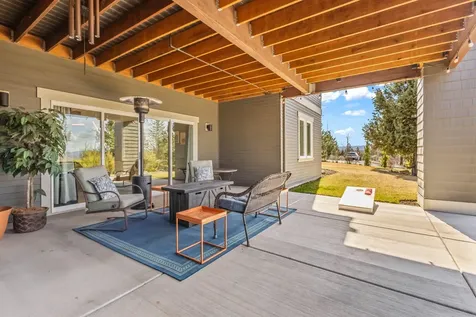 2042 NW Perspective Drive Bend OR 97703