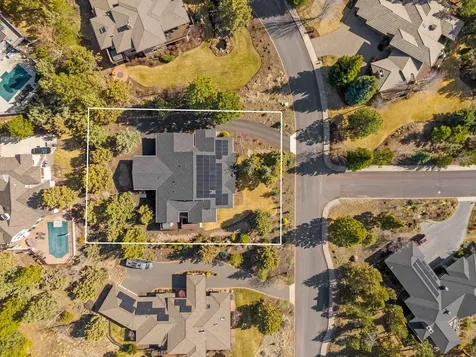 2042 NW Perspective Drive Bend OR 97703