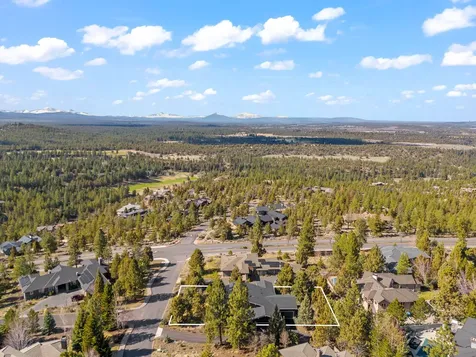 2042 NW Perspective Drive Bend OR 97703