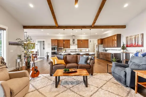 2042 NW Perspective Drive Bend OR 97703