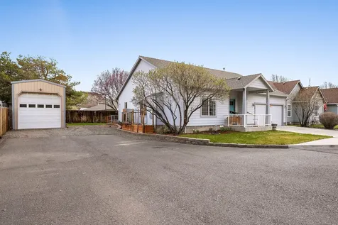 2728 NE Carriage Lane Prineville OR 97754