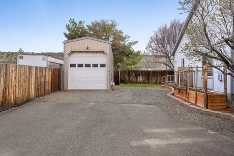 2728 NE Carriage Lane Prineville OR 97754
