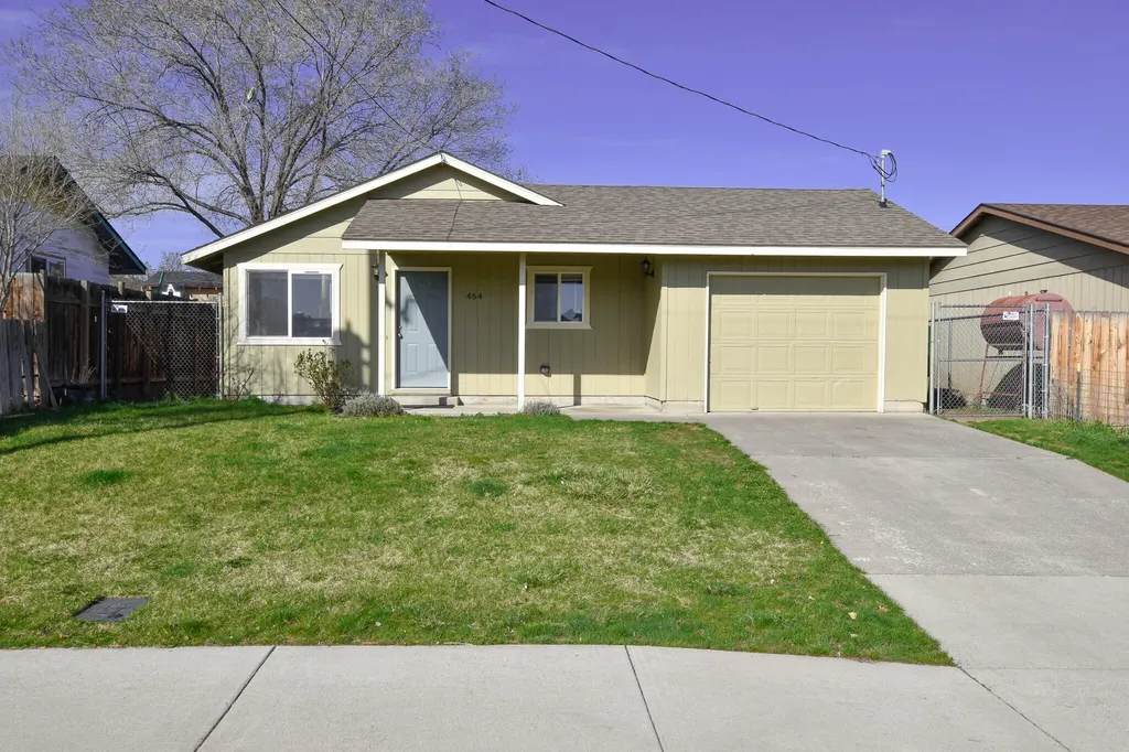 464 SW 2nd Street Madras OR 97741