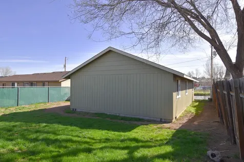 464 SW 2nd Street Madras OR 97741