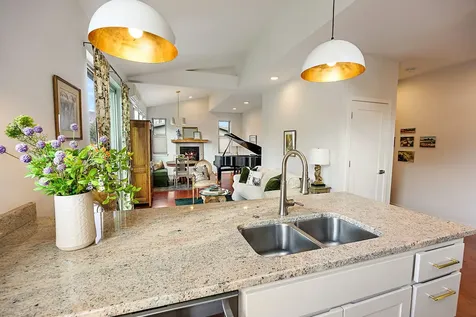 122 Dunn Circle Ashland OR 97520