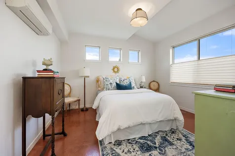 122 Dunn Circle Ashland OR 97520