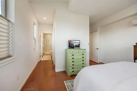 122 Dunn Circle Ashland OR 97520