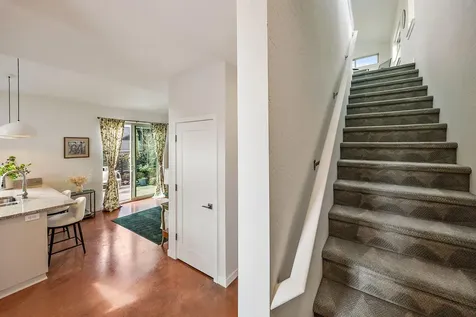 122 Dunn Circle Ashland OR 97520