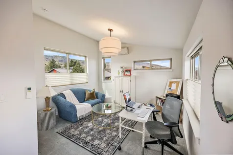 122 Dunn Circle Ashland OR 97520