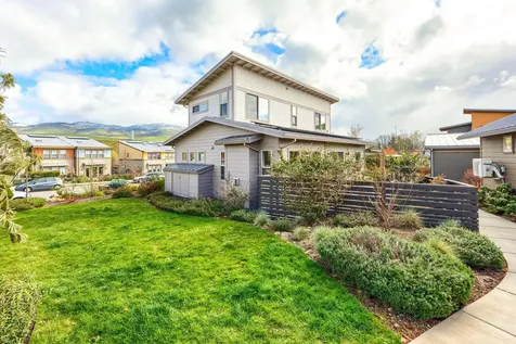 122 Dunn Circle Ashland OR 97520