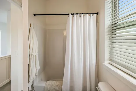 122 Dunn Circle Ashland OR 97520