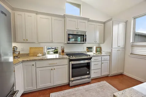 122 Dunn Circle Ashland OR 97520