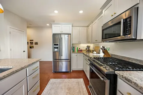 122 Dunn Circle Ashland OR 97520