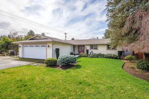 811 Lark Ellen Way Grants Pass OR 97527