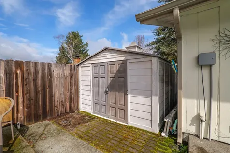 811 Lark Ellen Way Grants Pass OR 97527