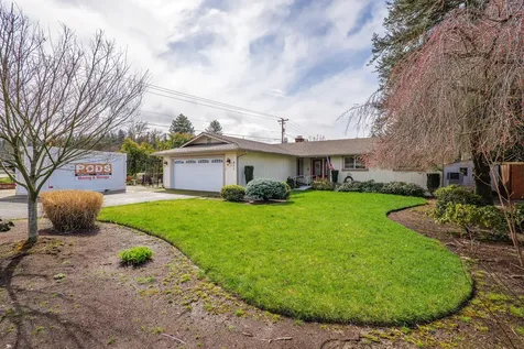 811 Lark Ellen Way Grants Pass OR 97527