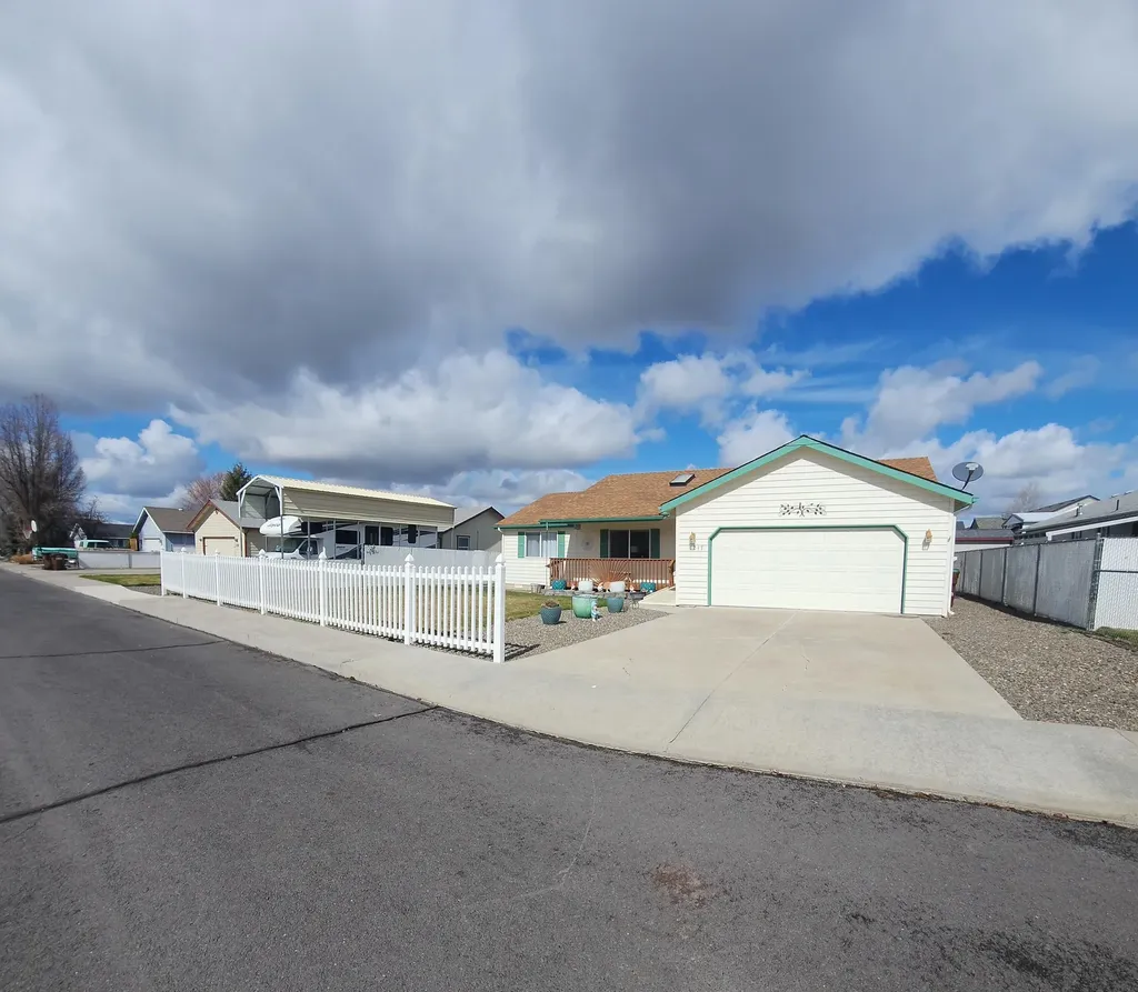 1217 SE 4th Street Prineville OR 97754