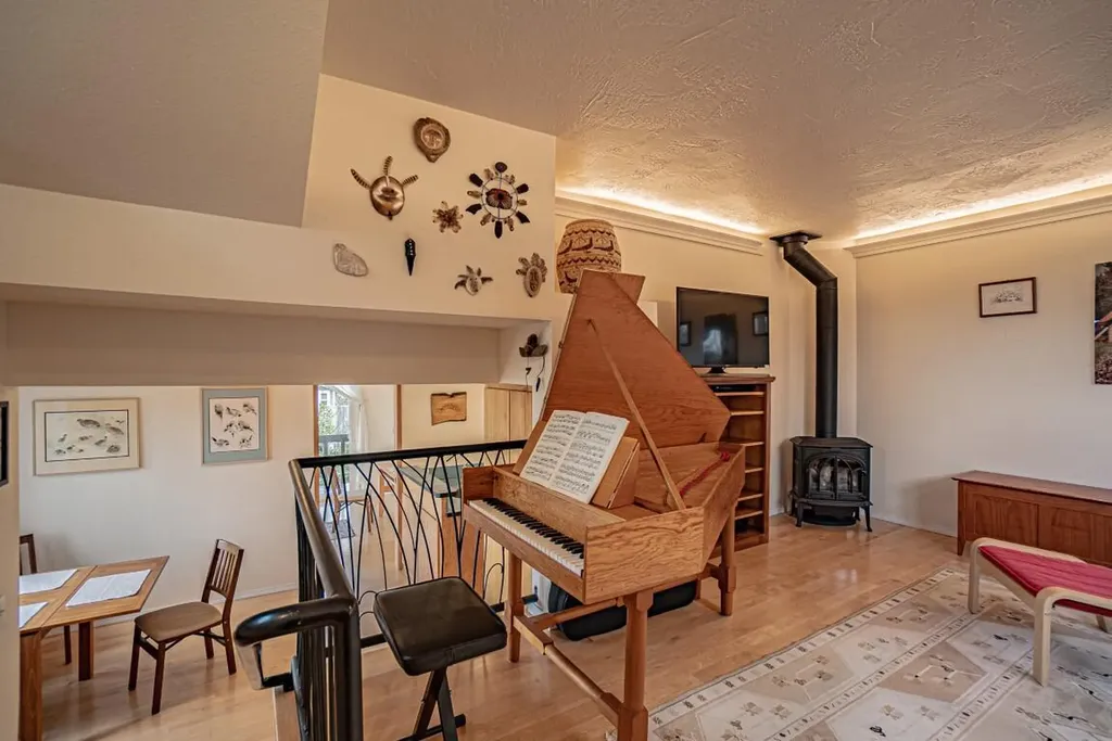 339 Ravenwood Place Ashland OR 97520