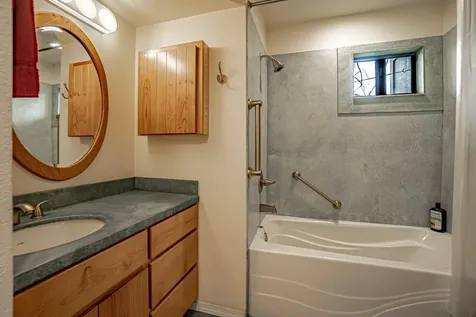 339 Ravenwood Place Ashland OR 97520