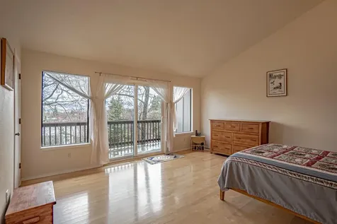 339 Ravenwood Place Ashland OR 97520