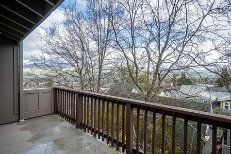 339 Ravenwood Place Ashland OR 97520