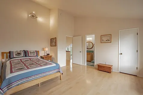 339 Ravenwood Place Ashland OR 97520