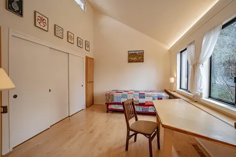 339 Ravenwood Place Ashland OR 97520