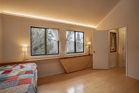 339 Ravenwood Place Ashland OR 97520